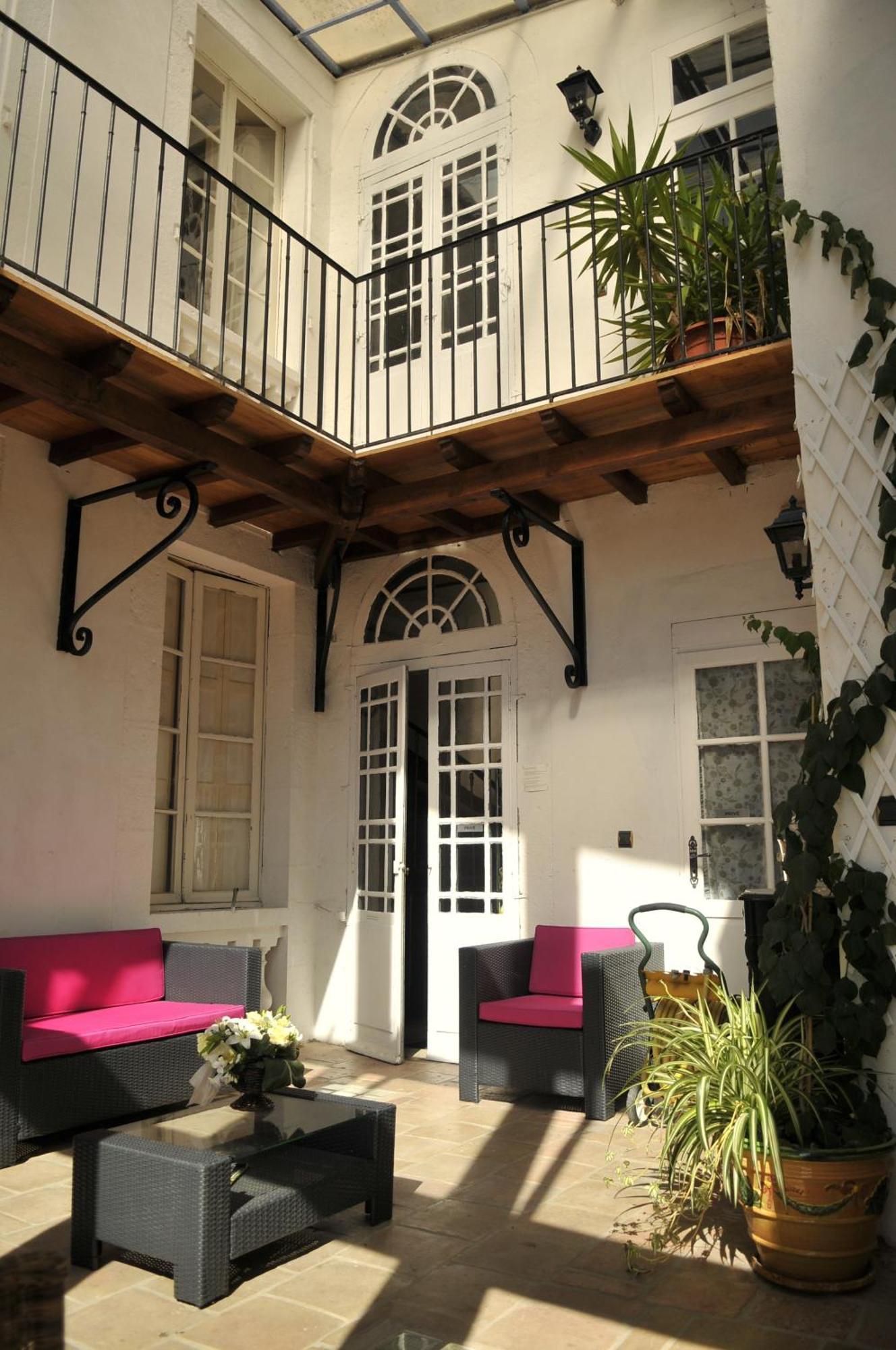 Hotel Des Consuls Castelnau-de-Montmiral Exterior foto